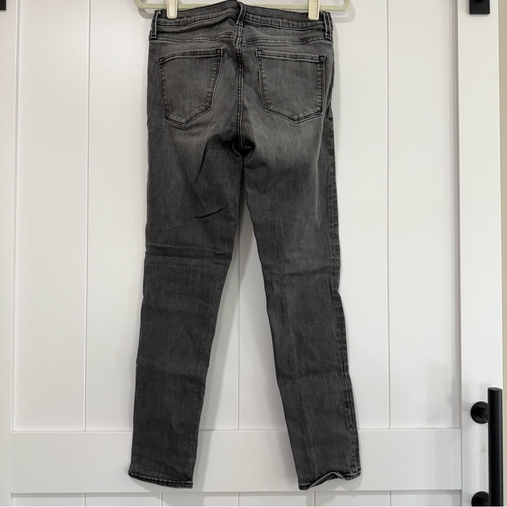 ✨ GAP Gray Wash Skinny Jeans Mid Rise Stretch Denim Women’s Size 29 ✨